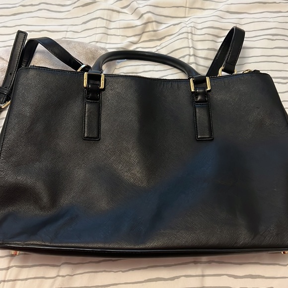 Tory Burch Black Textured leather Robinson tote with long & short straps. - Picture 6 of 7